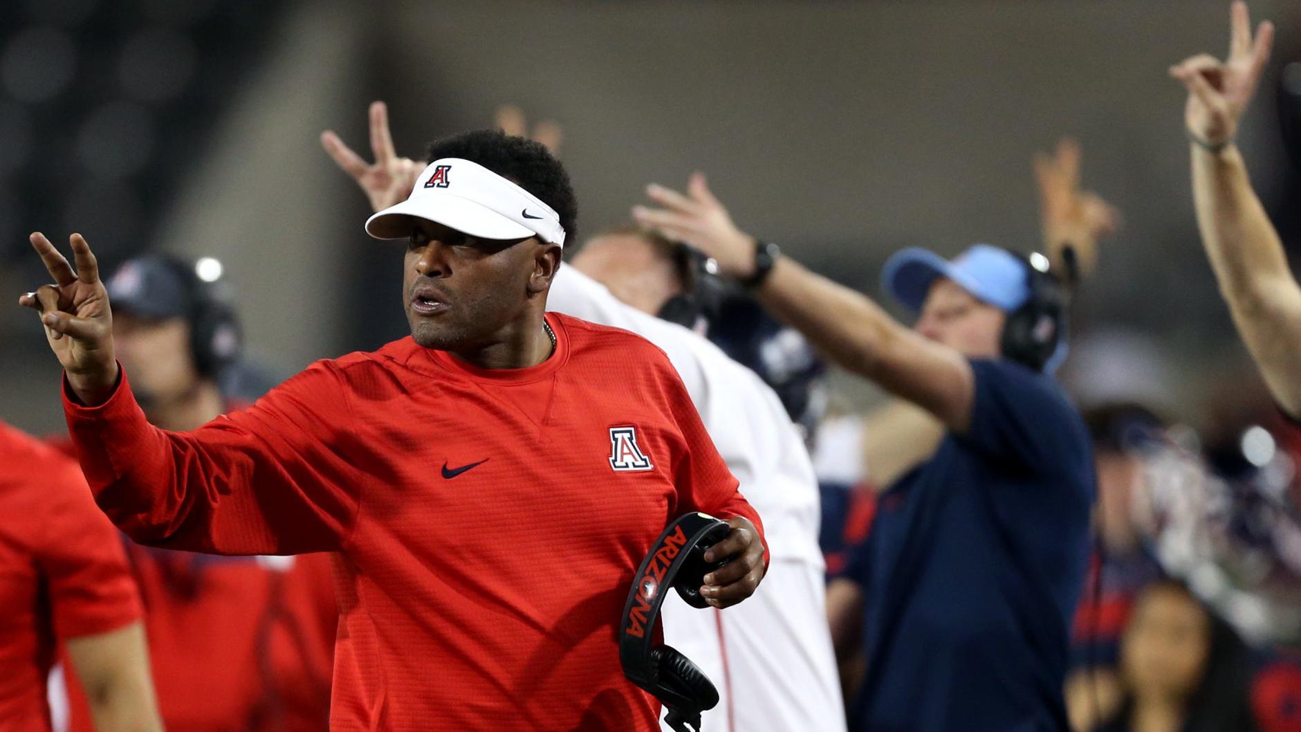 Hansen's Sunday Notebook: Here's why Kevin Sumlin's Wildcats bucked the trend, won again
